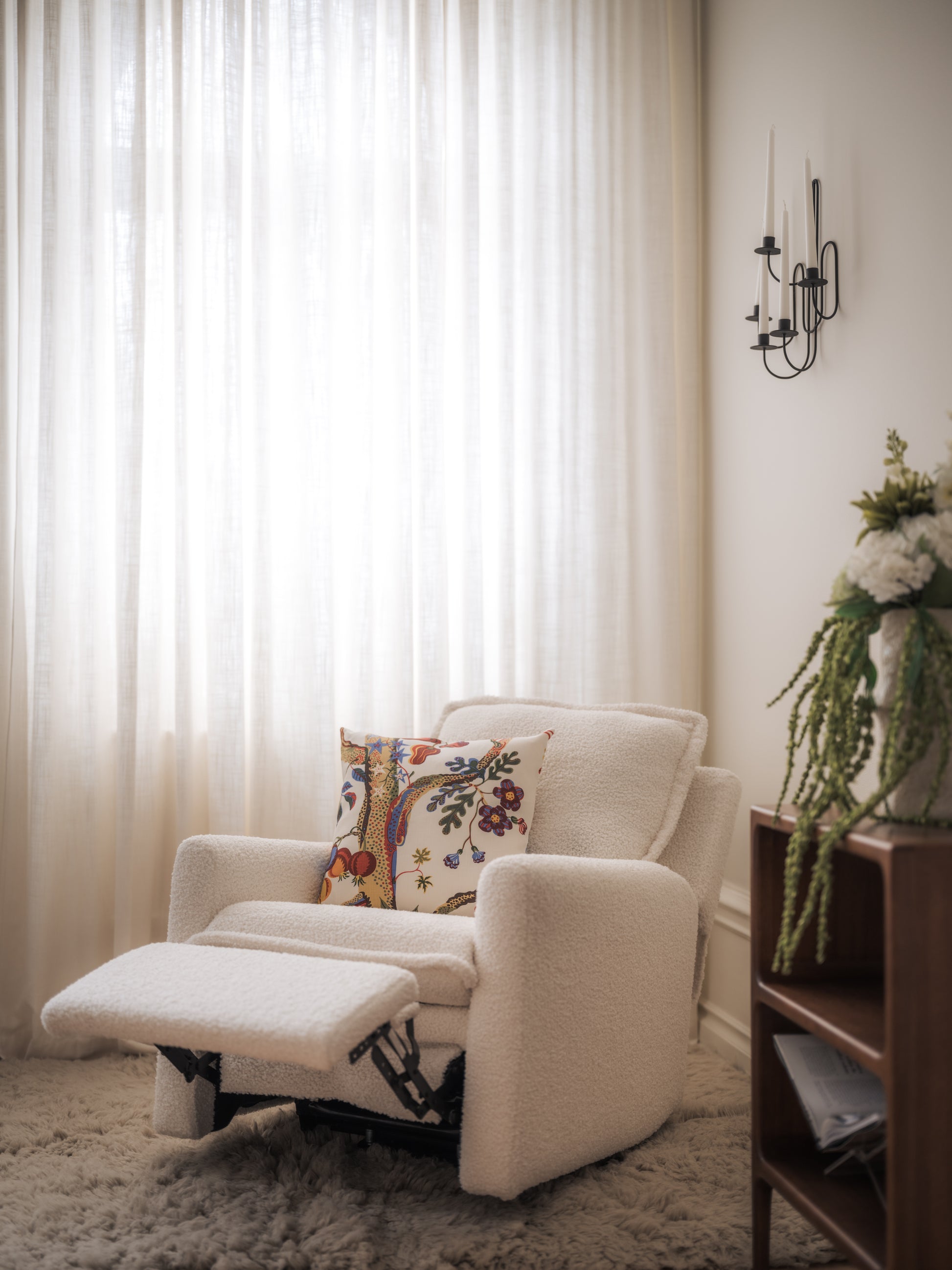 Mamine Justerbar Amningsstol - Nordic Cream